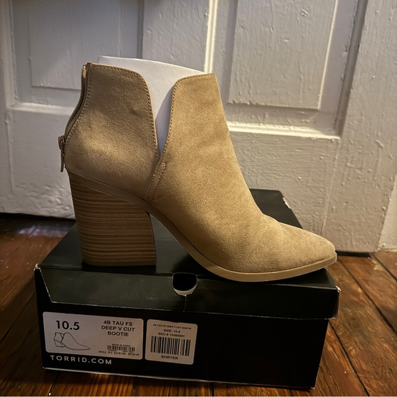 Torrid | Beige Pointed Toe V-Cut Bootie | 10 Extra Wide Width - Picture 10 of 15